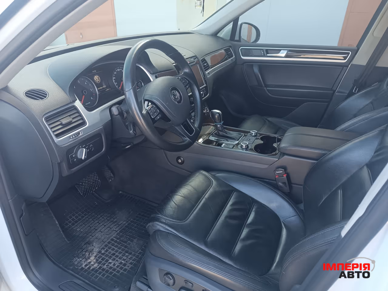 Volkswagen Touareg - фото 9