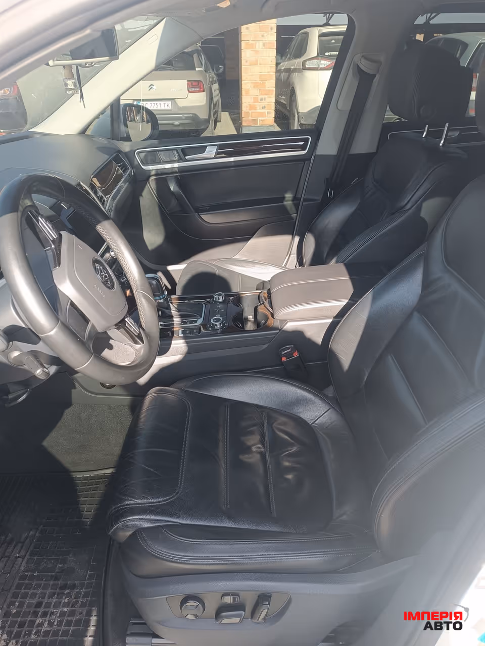 Volkswagen Touareg - фото 4