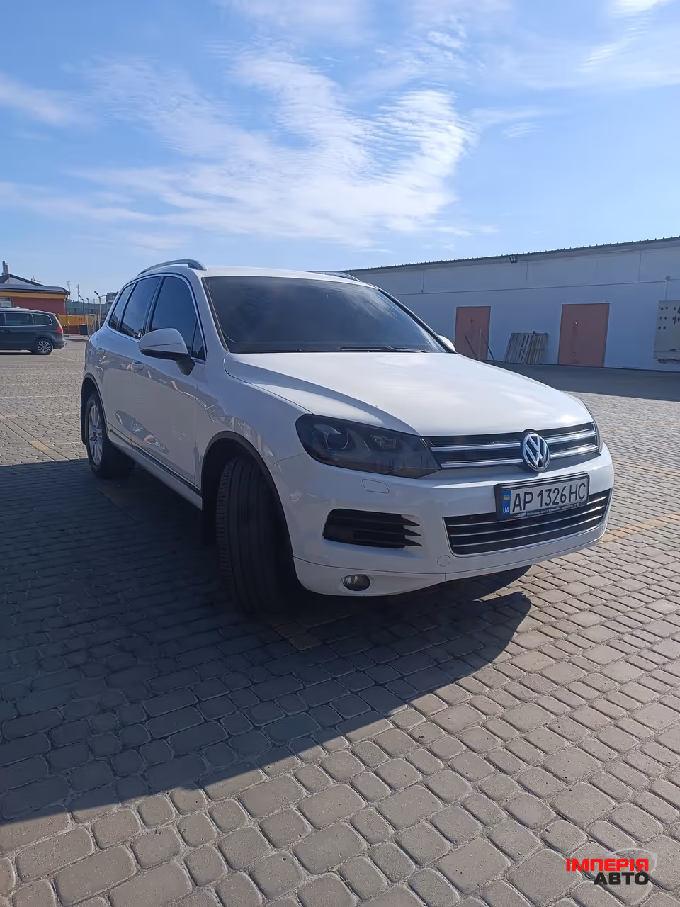 Volkswagen Touareg - фото 1