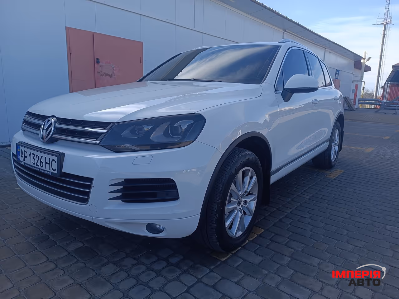 Volkswagen Touareg - фото 8