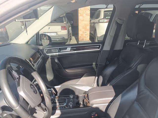 Volkswagen Touareg - фото 4
