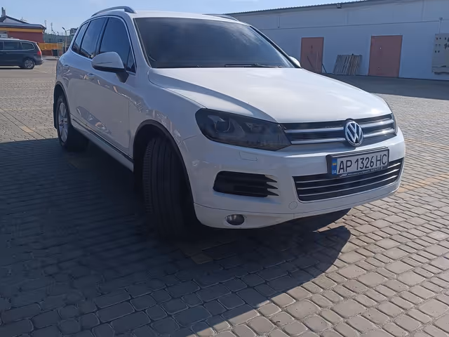 Volkswagen Touareg - фото 1