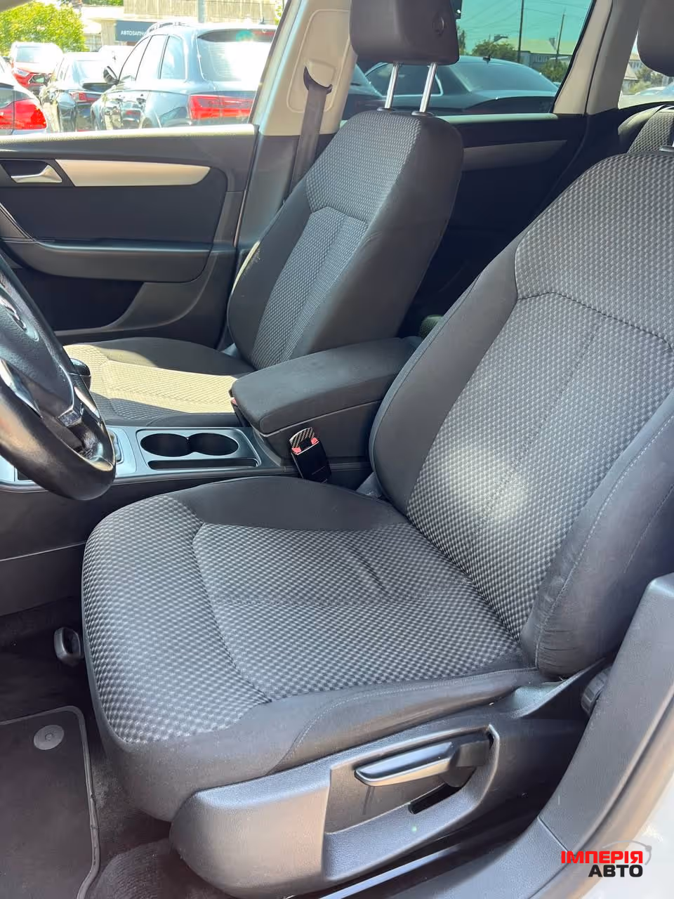 Volkswagen Passat - фото 6