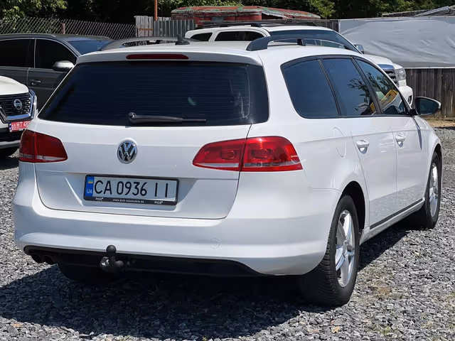 Volkswagen Passat - фото 4