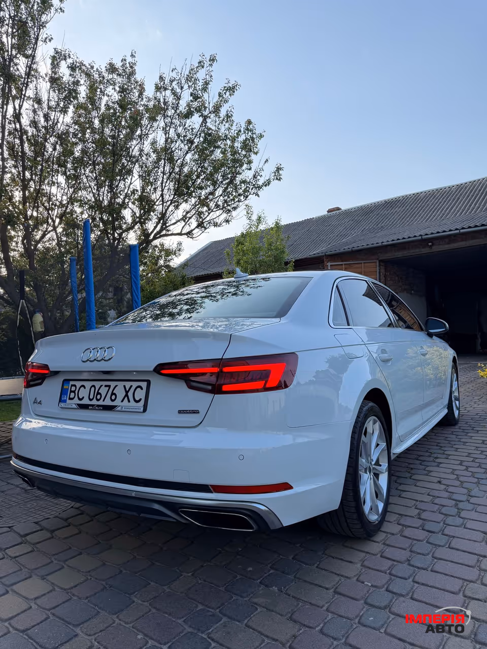 Audi A4 - фото 4