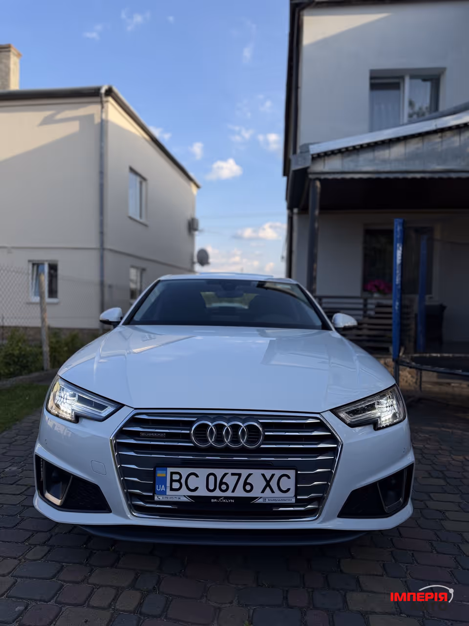 Audi A4 - фото 12