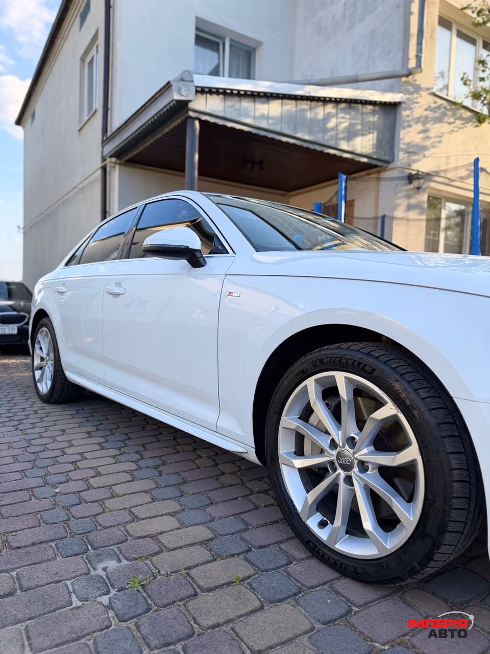 Audi A4 - фото 7