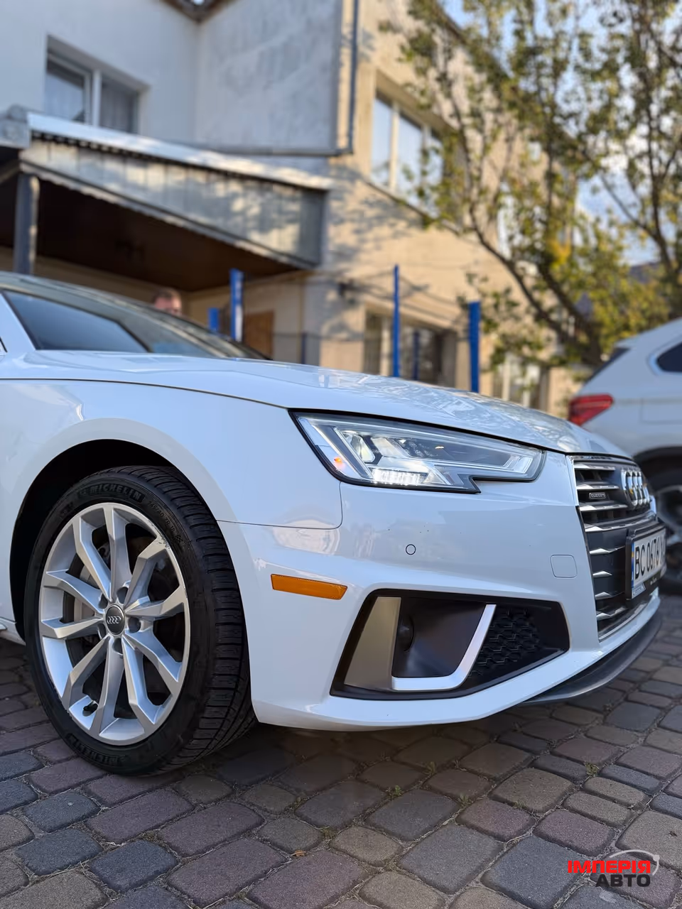 Audi A4 - фото 6