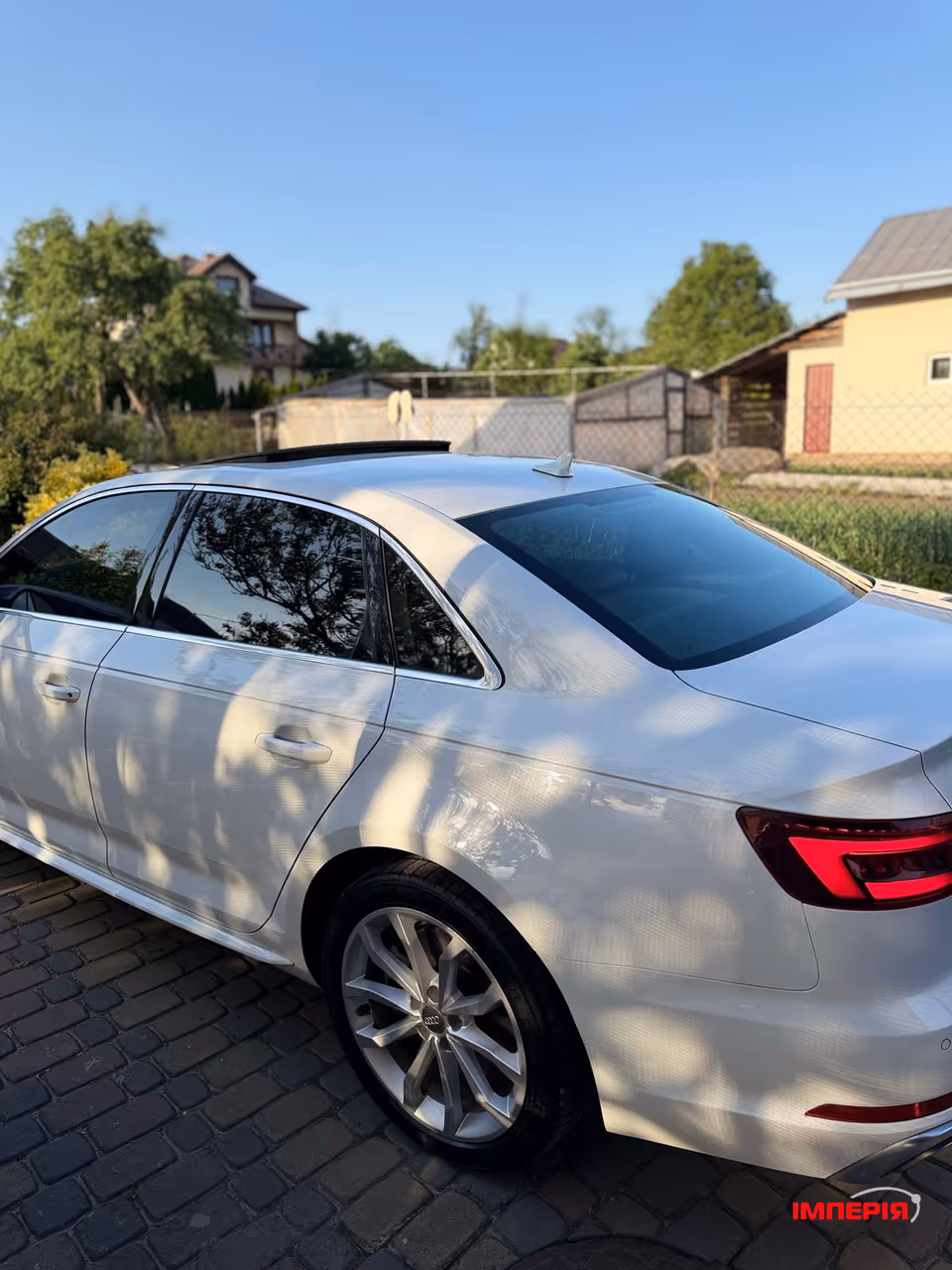 Audi A4 - фото 11