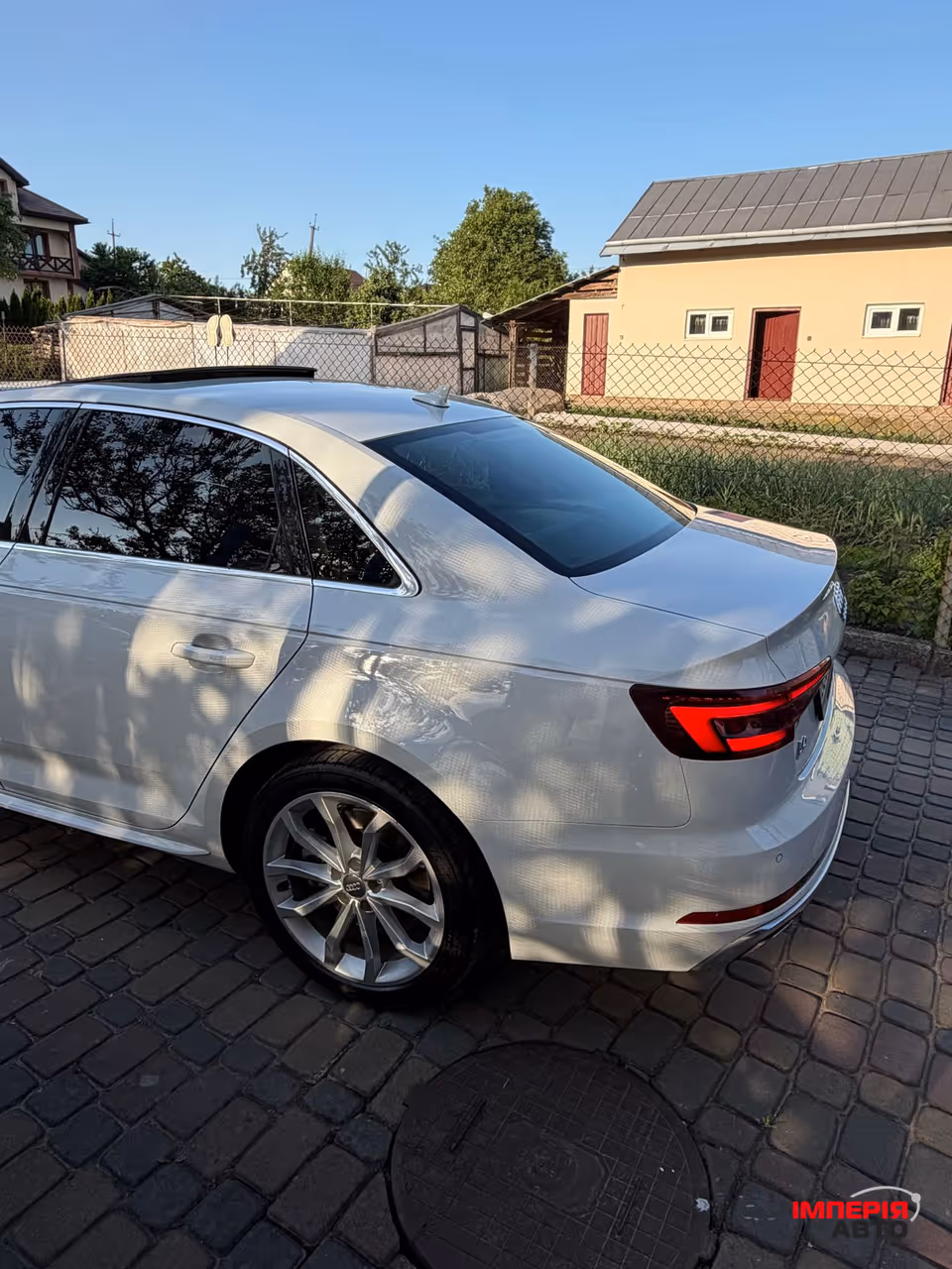 Audi A4 - фото 10