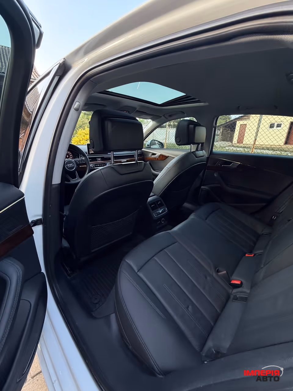 Audi A4 - фото 22