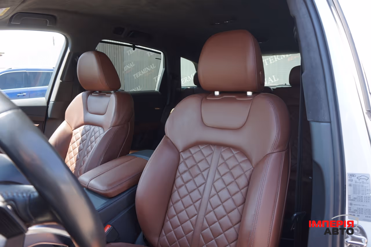 Audi Q7 - фото 25