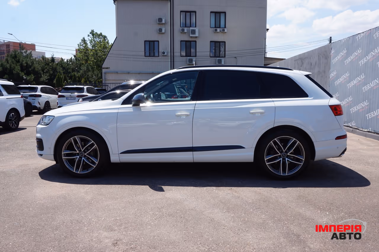 Audi Q7 - фото 9