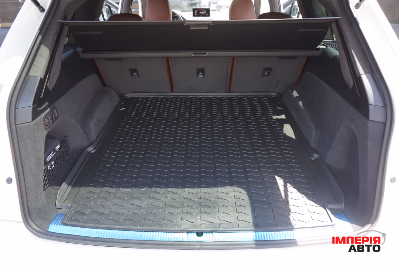 Audi Q7 - фото 43
