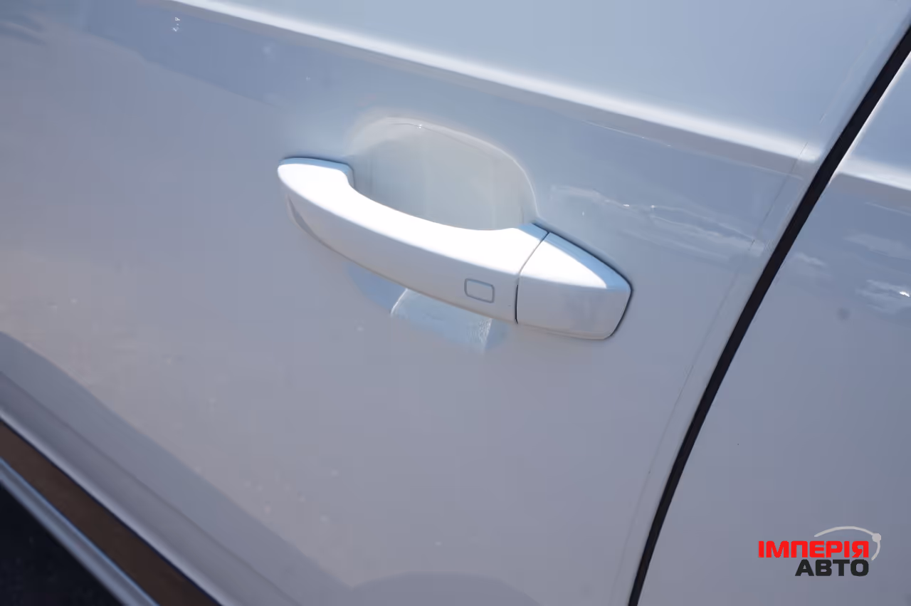 Audi Q7 - фото 15