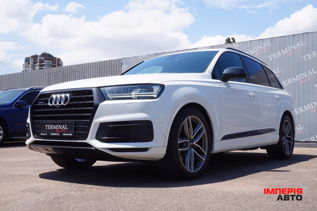 Audi Q7 - фото 10