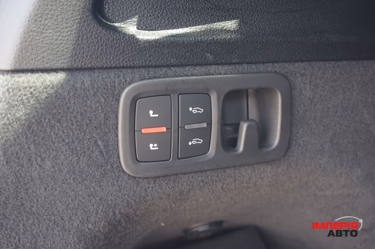Audi Q7 - фото 44