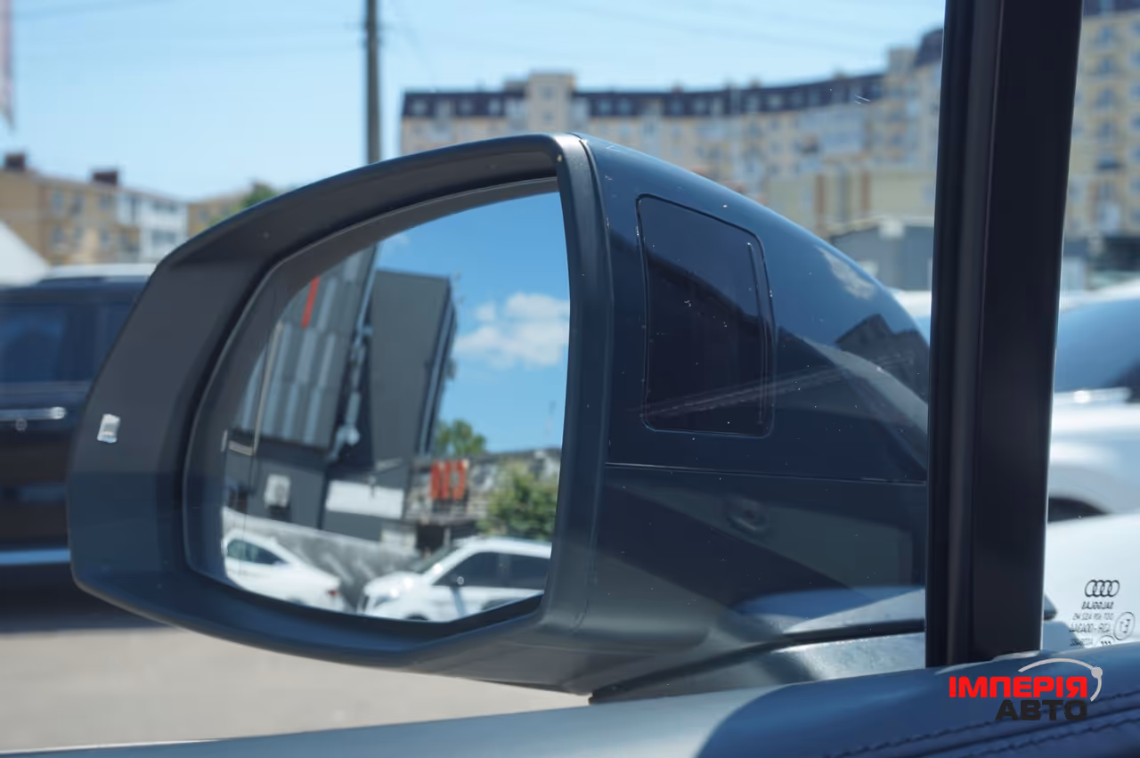 Audi Q7 - фото 20
