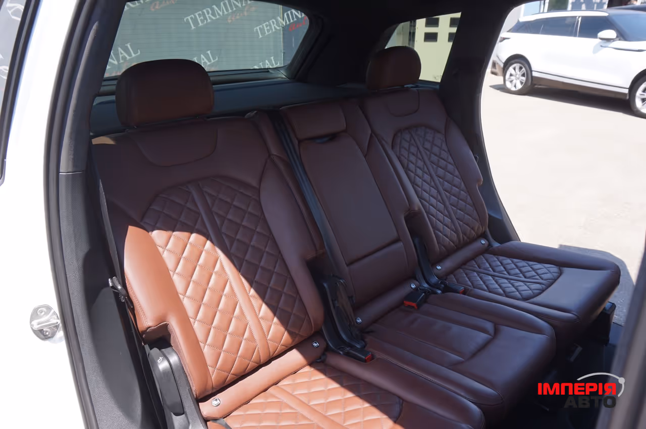 Audi Q7 - фото 33