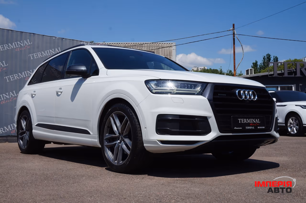 Audi Q7 - фото 11