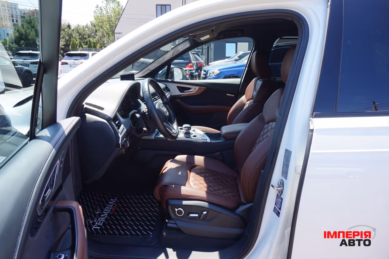 Audi Q7 - фото 22