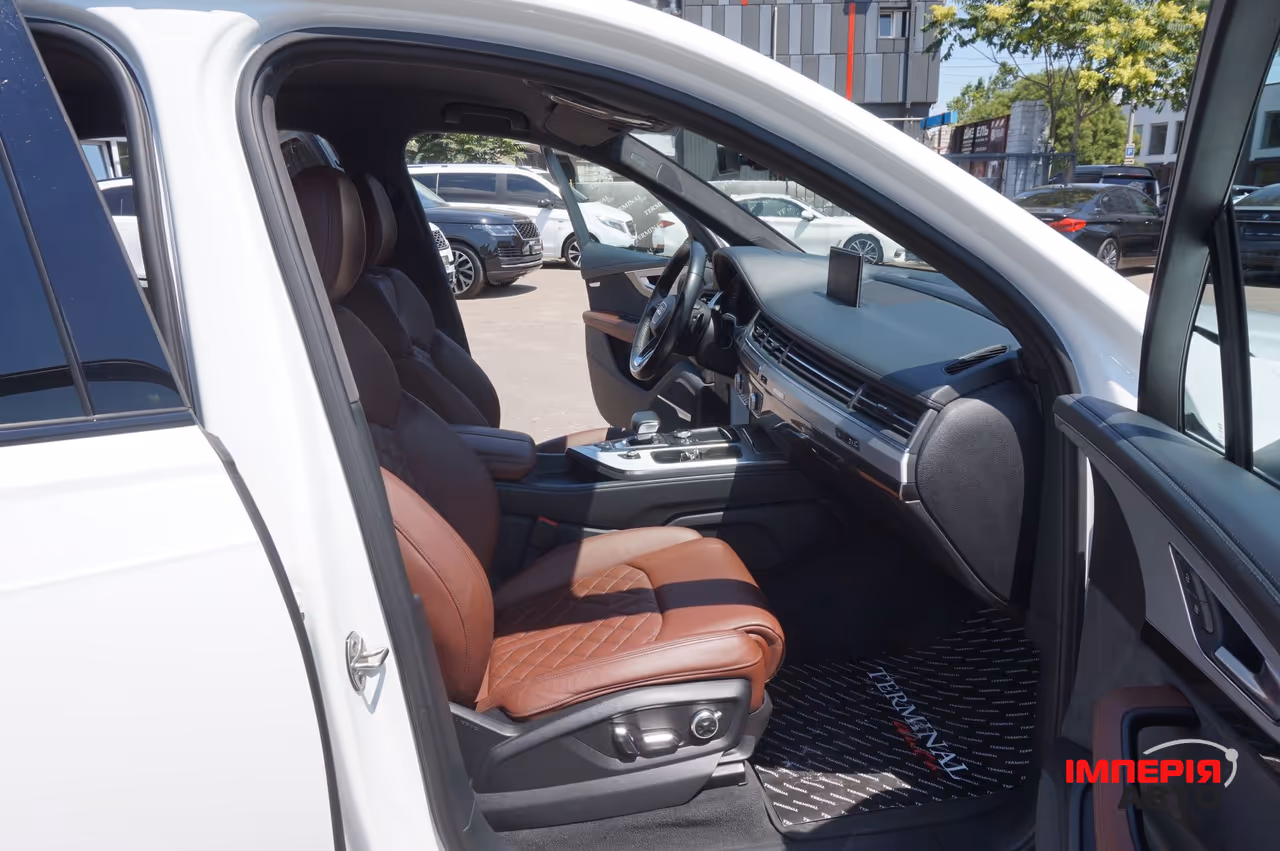 Audi Q7 - фото 38