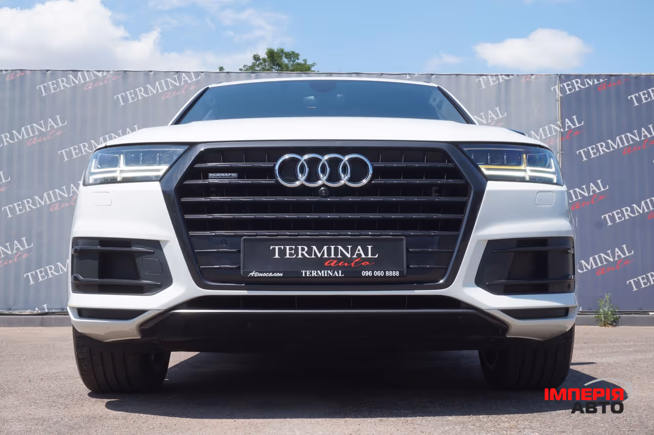 Audi Q7 - фото 12