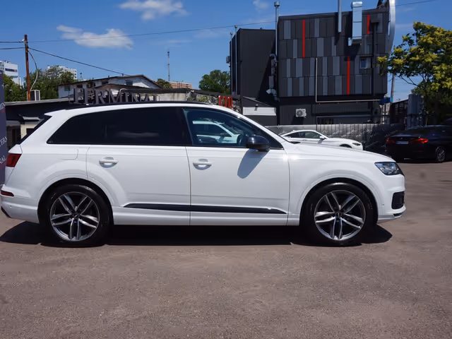 Audi Q7 - фото 5