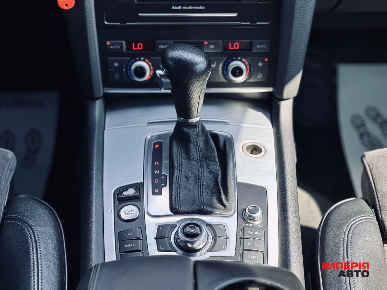 Audi Q7 - фото 28