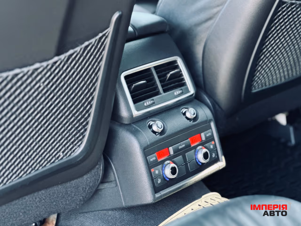 Audi Q7 - фото 15