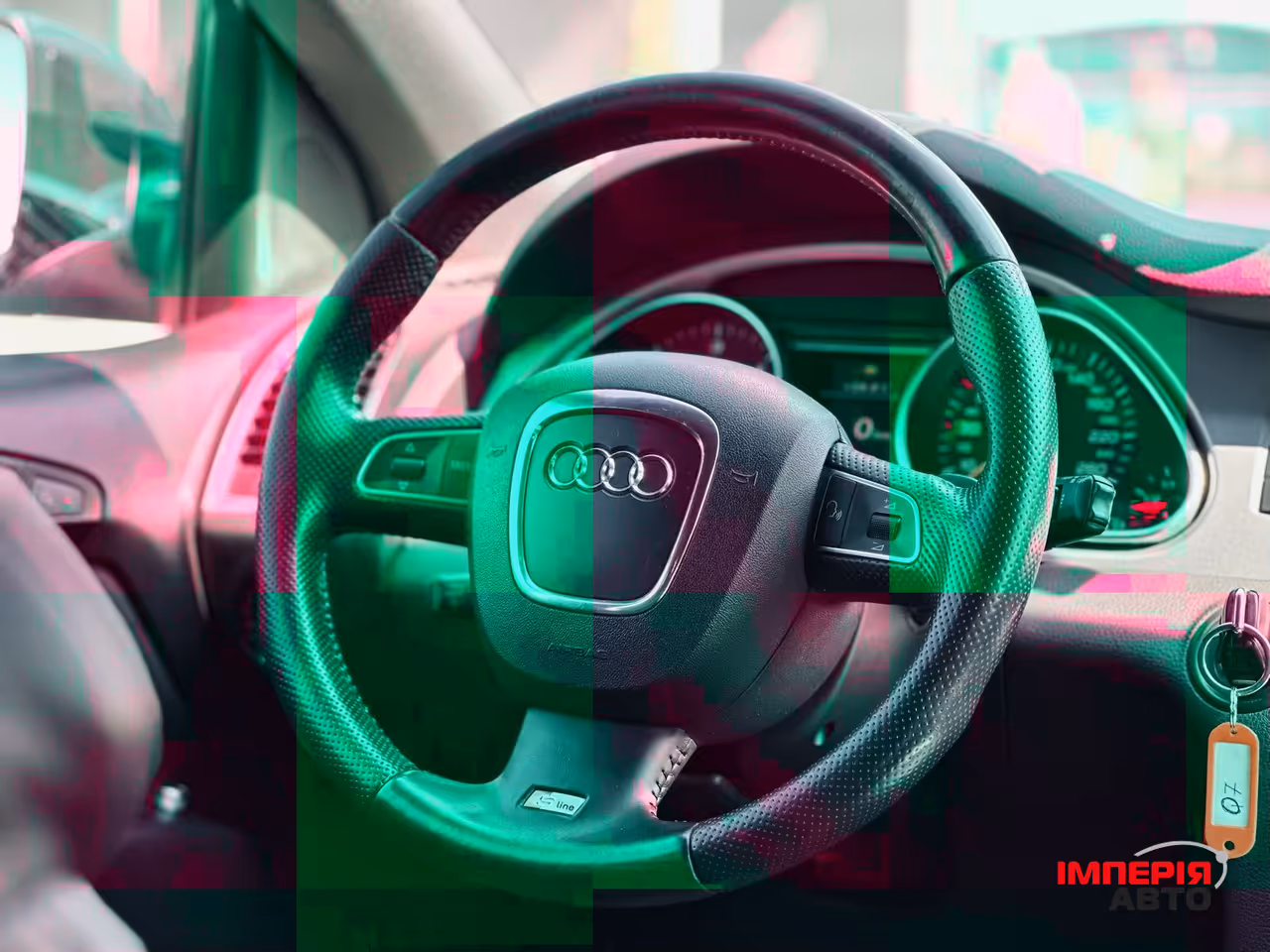 Audi Q7 - фото 30