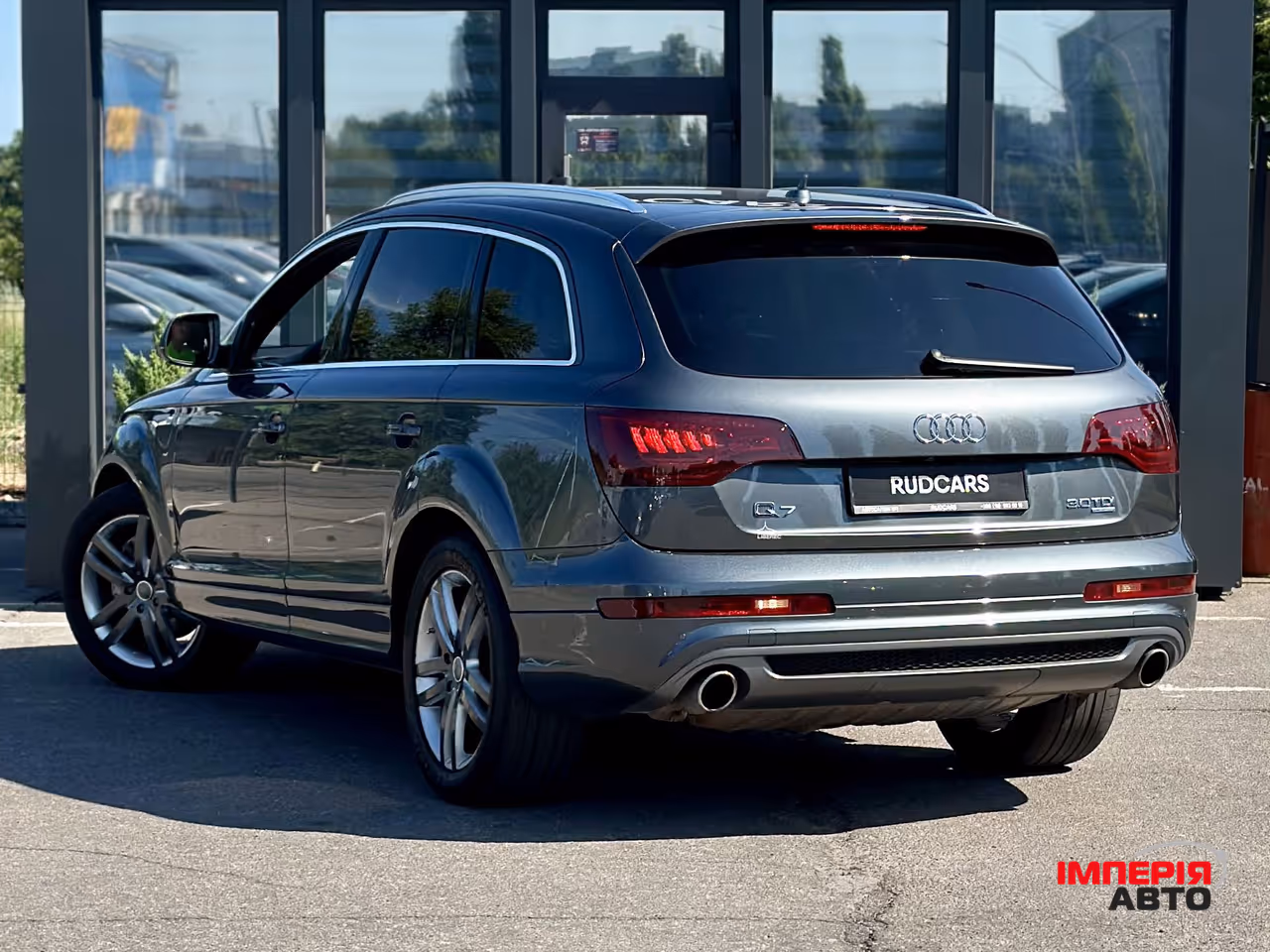 Audi Q7 - фото 4