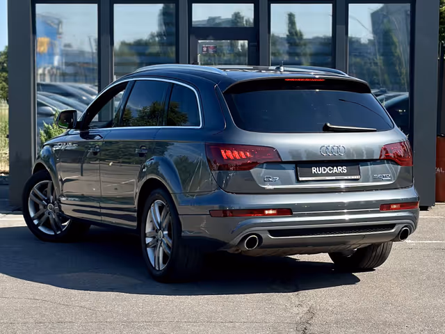Audi Q7 - фото 4