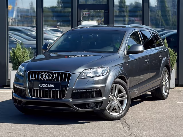 Audi Q7 - фото 1