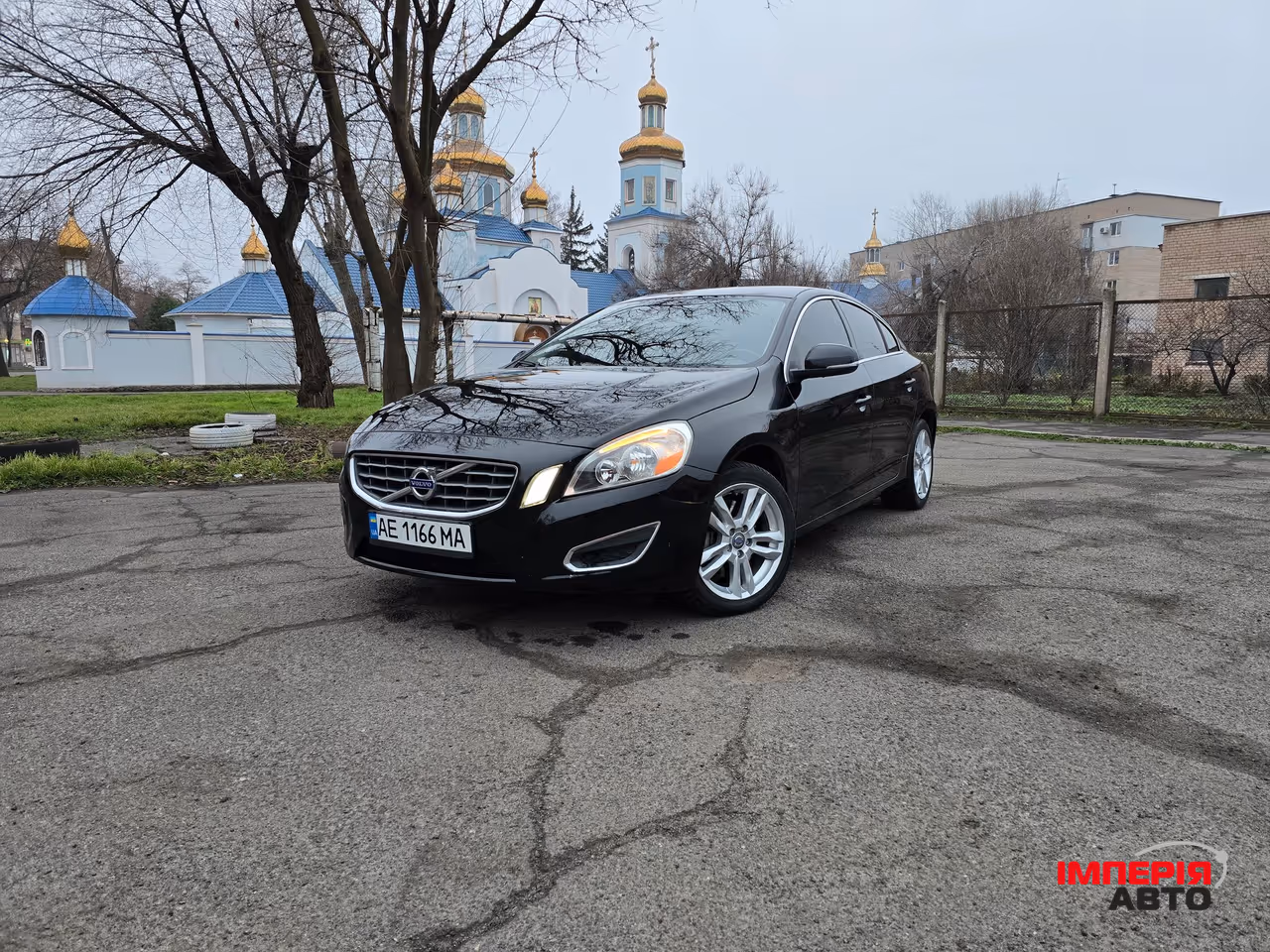 Volvo S60 - фото 1