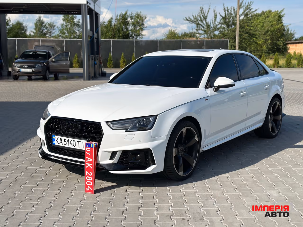 Audi A4 - фото 8