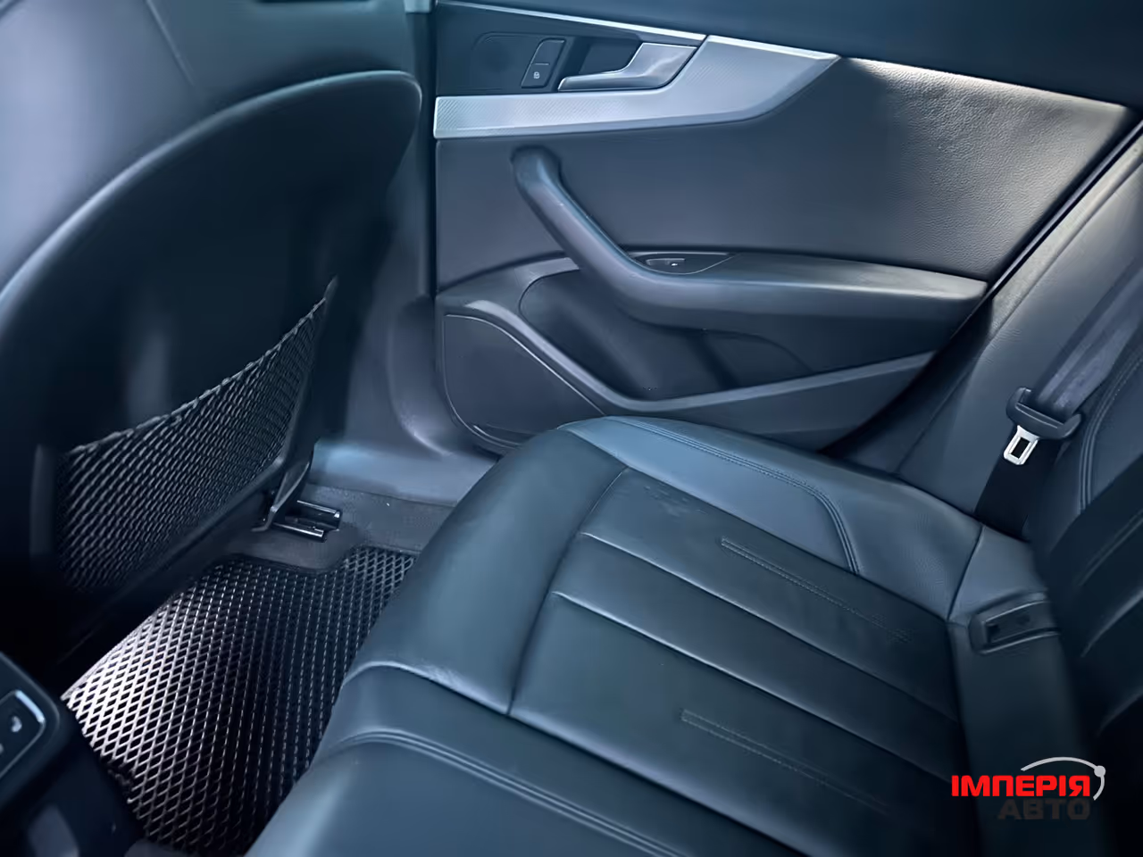 Audi A4 - фото 43