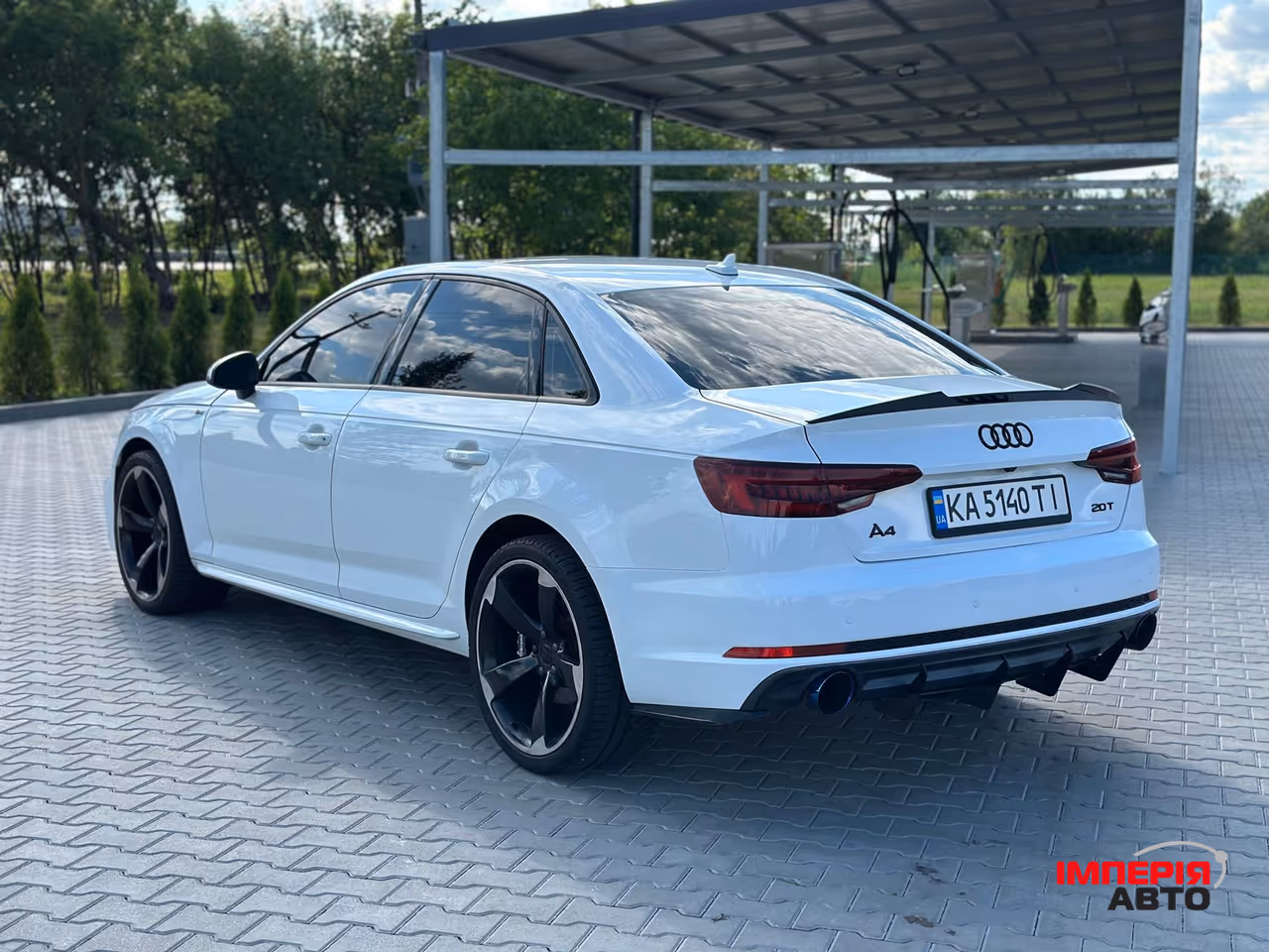 Audi A4 - фото 2