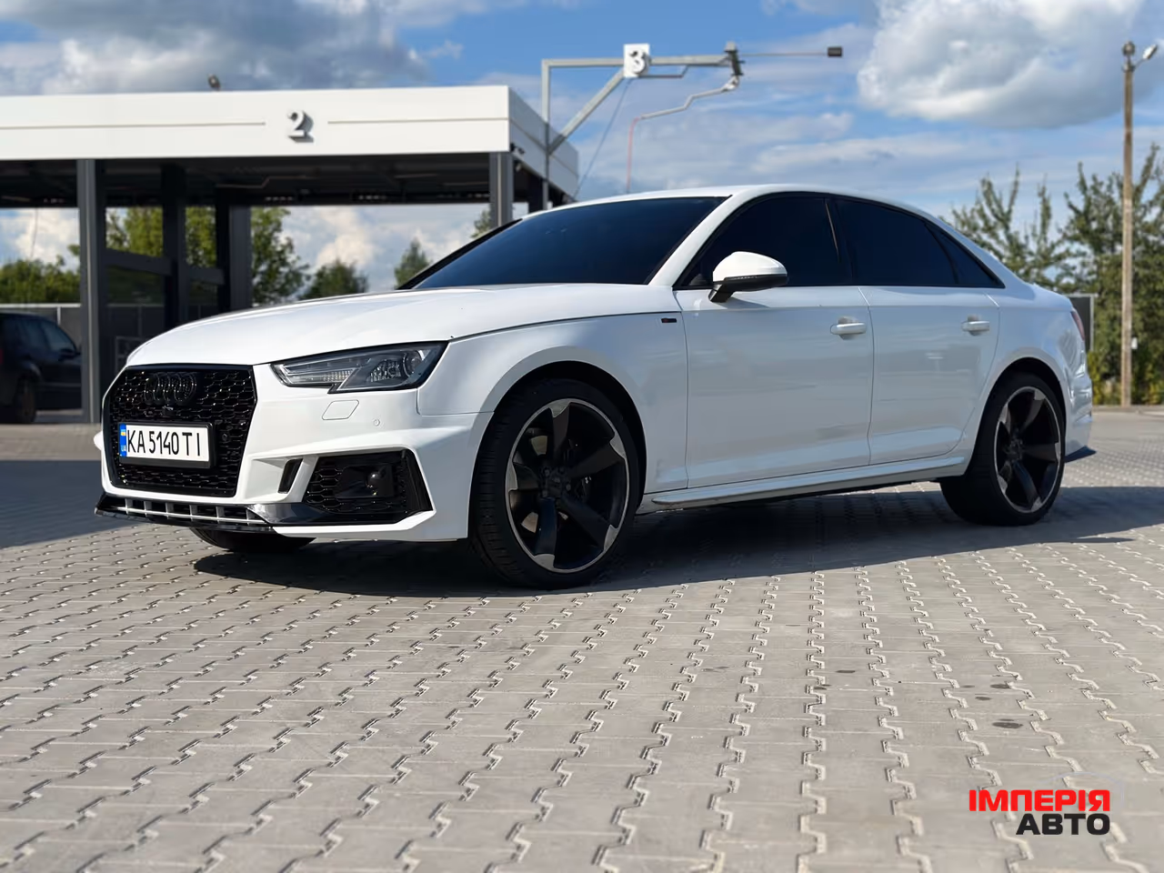 Audi A4 - фото 7