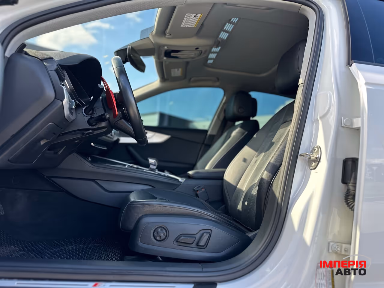 Audi A4 - фото 31