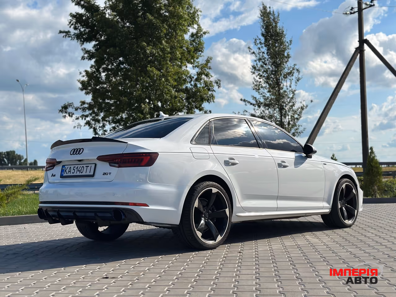 Audi A4 - фото 10