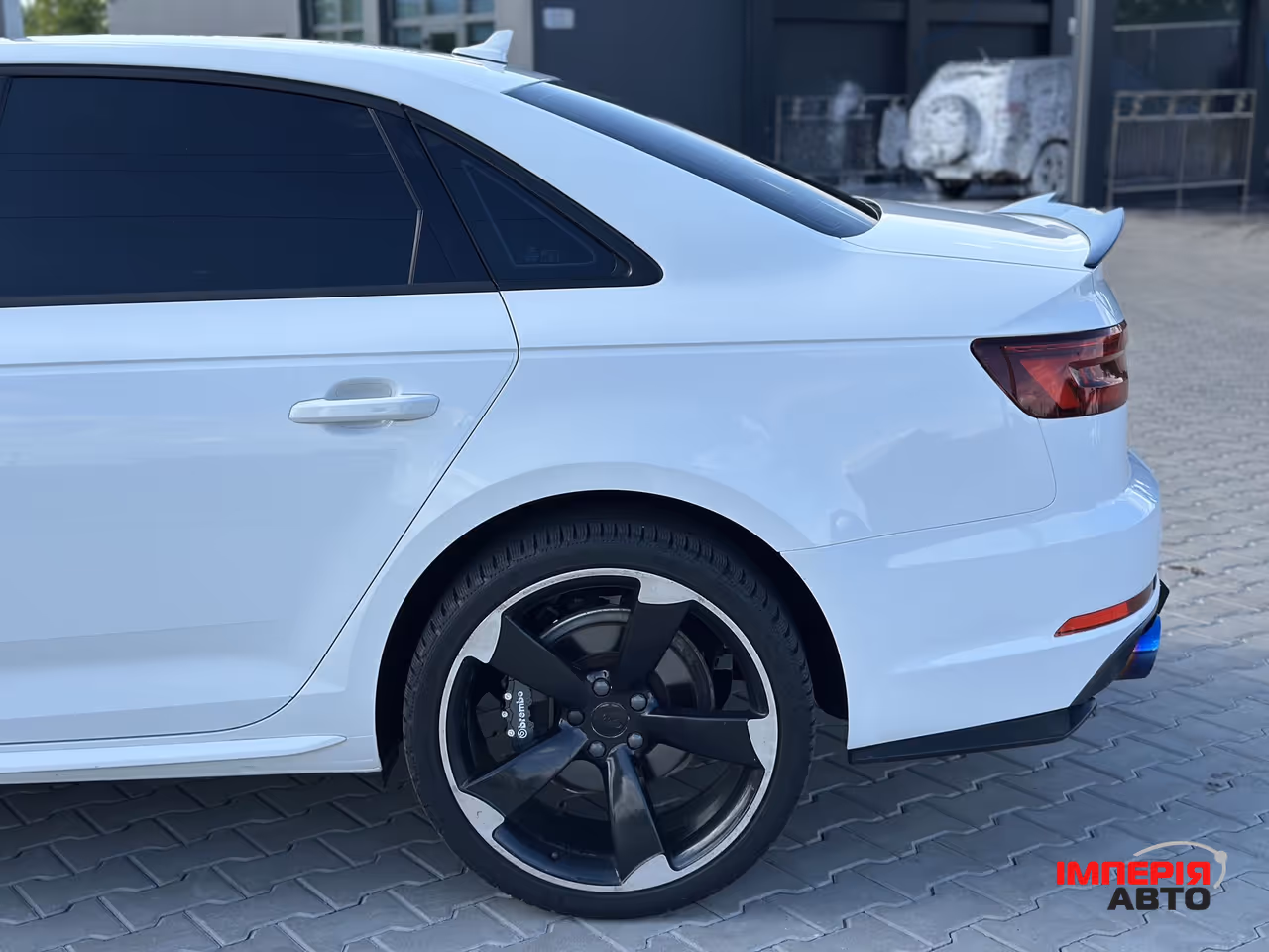 Audi A4 - фото 19