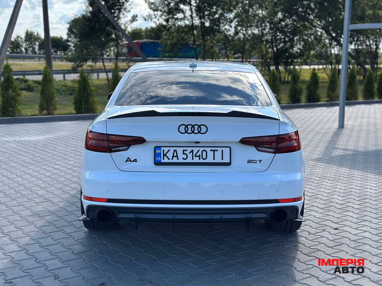 Audi A4 - фото 5