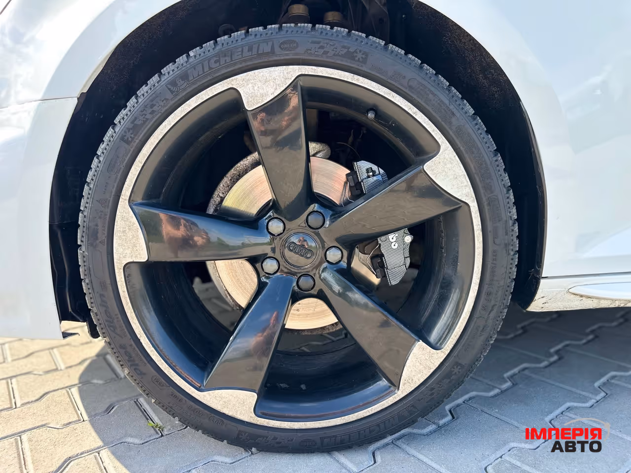 Audi A4 - фото 27
