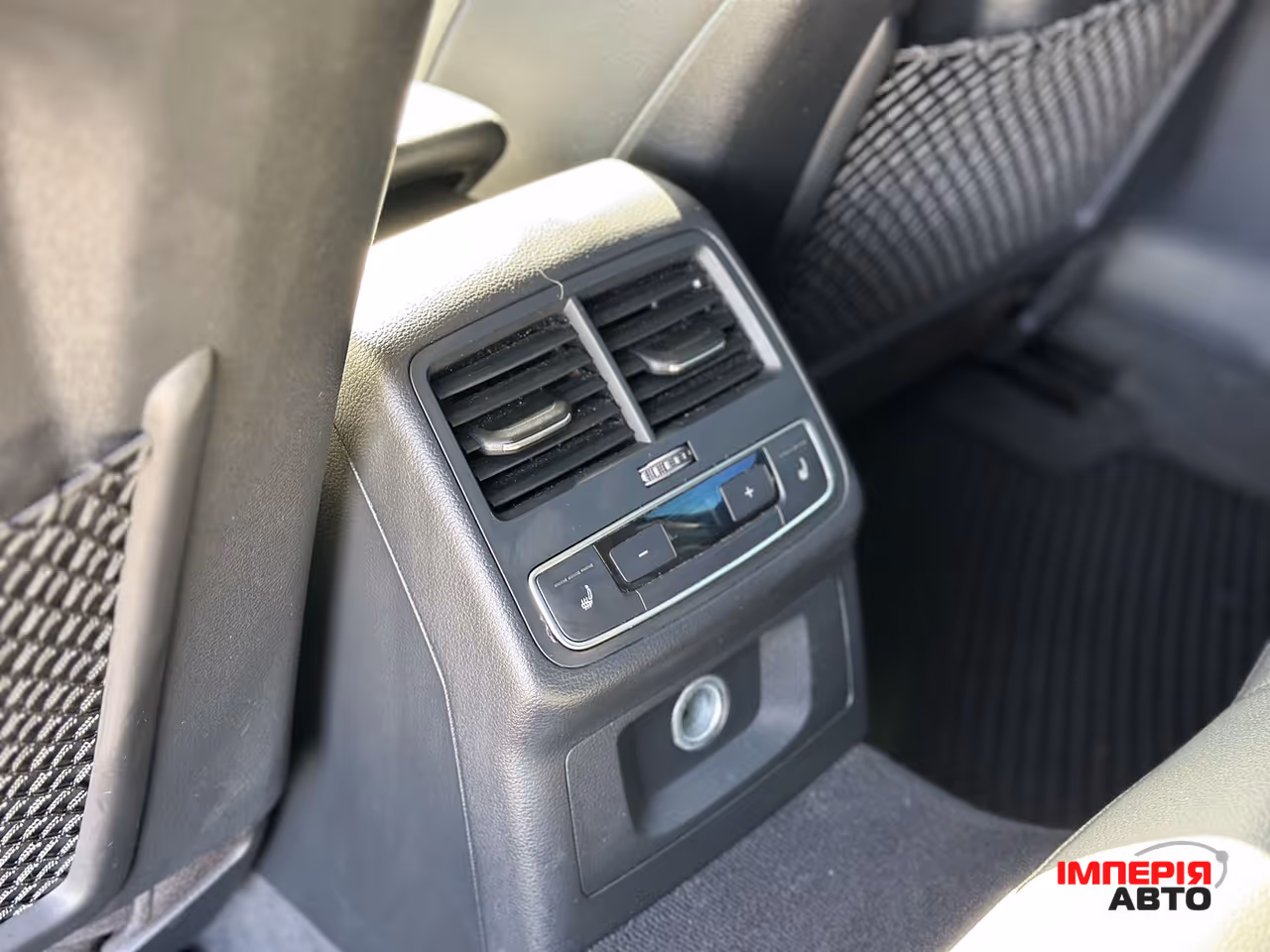 Audi A4 - фото 38