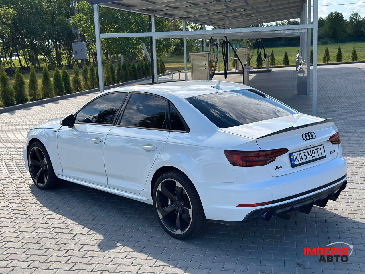Audi A4 - фото 15