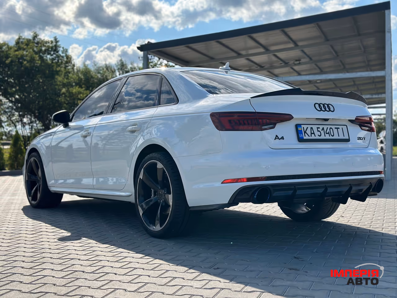Audi A4 - фото 9