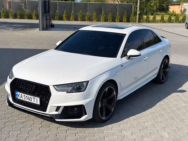 Audi A4 - фото 1