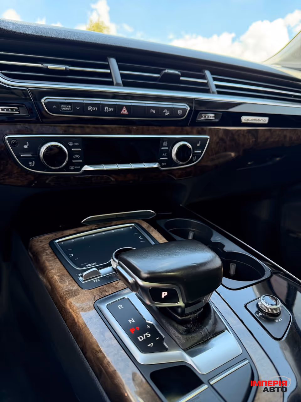 Audi Q7 - фото 31