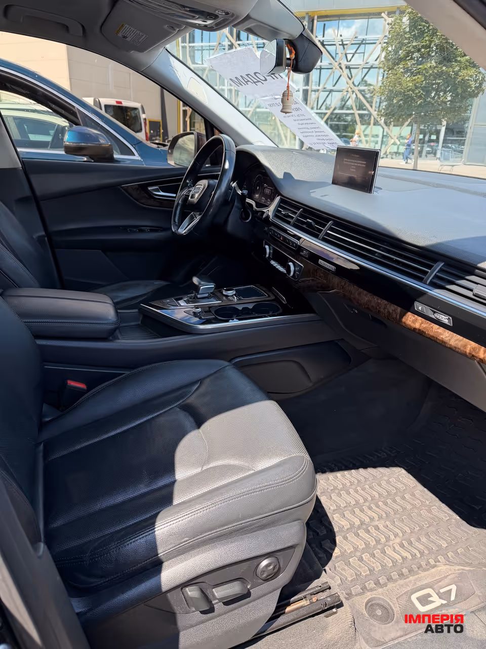 Audi Q7 - фото 24